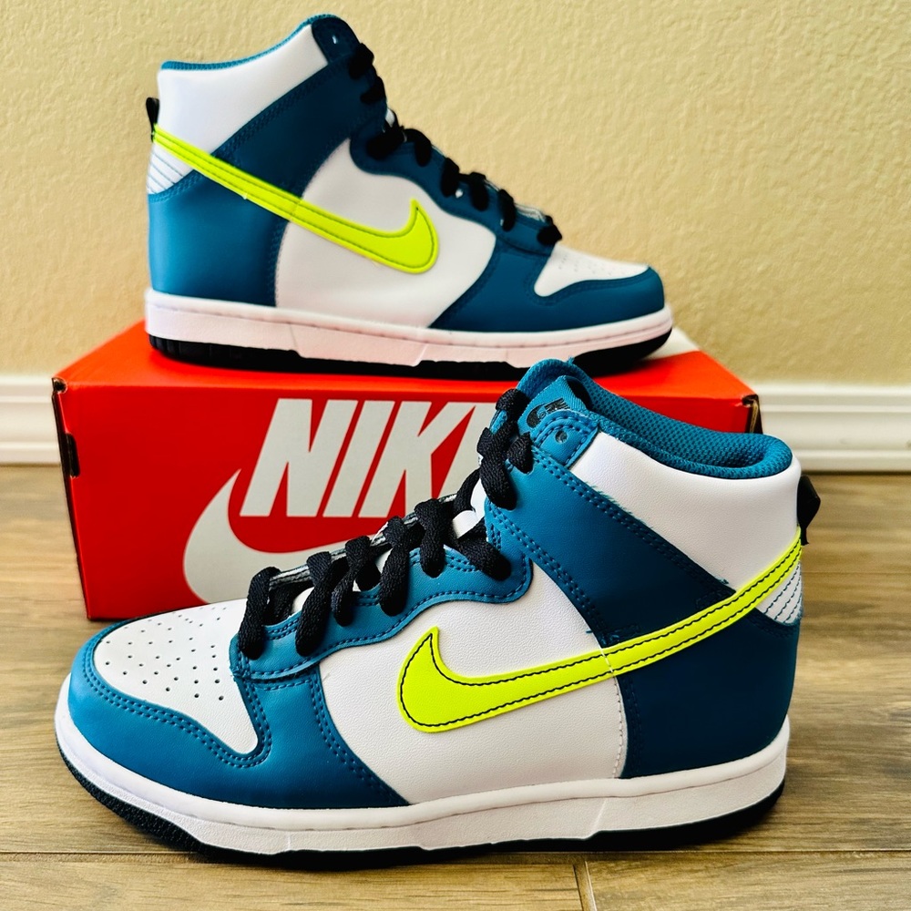 NEW! Unisex Nike Dunk High GS Bright Spruce Volt Sneakers